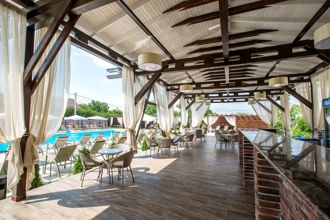 Giowine Hotel & Restaurant Cricova Екстериор снимка